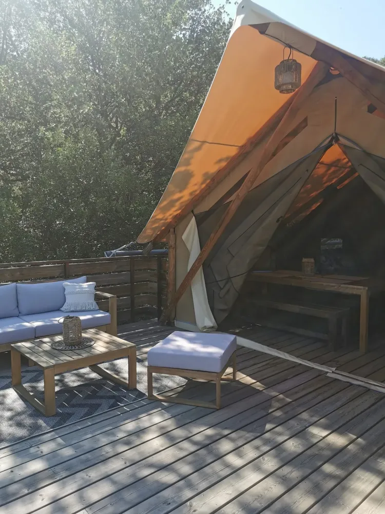 Le lodge cocooning, ambiance safari sur terrasse en bois